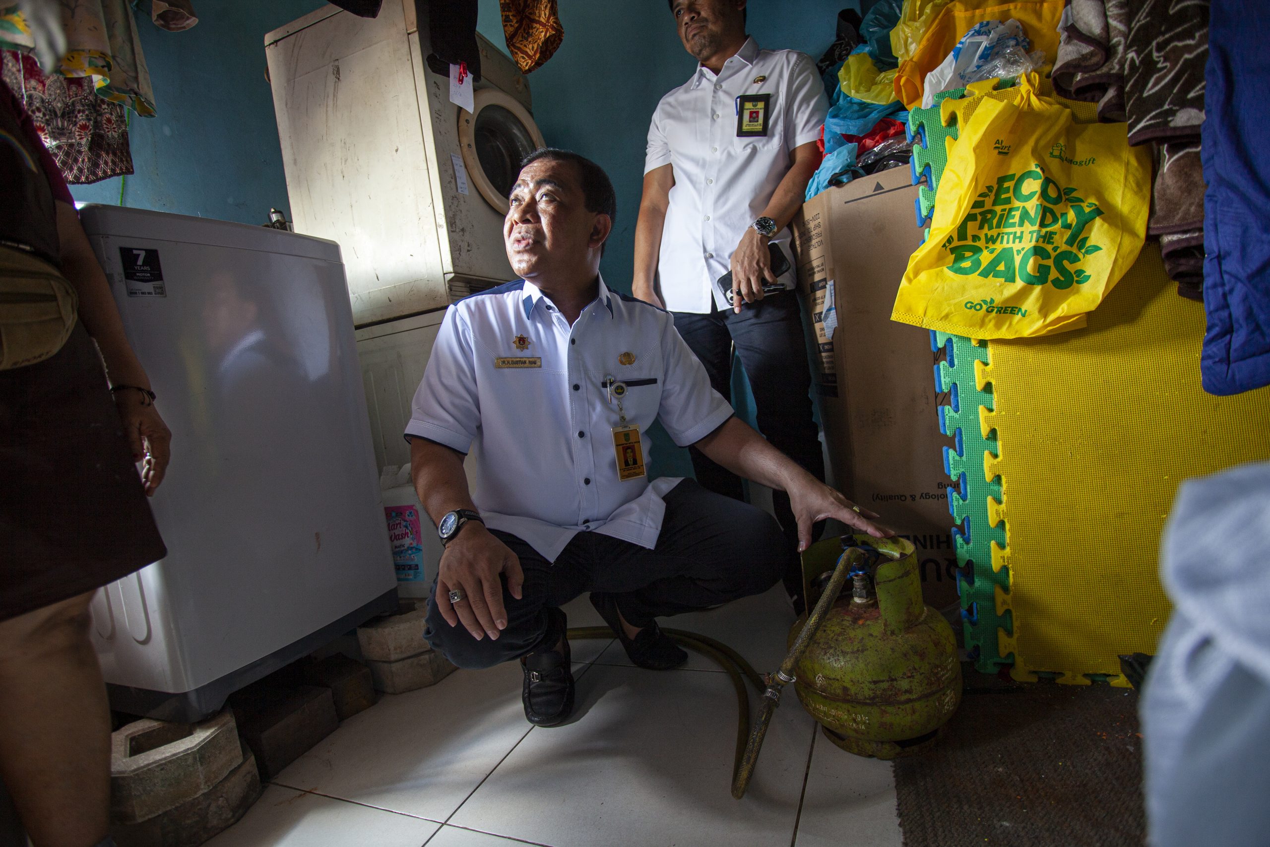 Tim gabungan sidak laundry di Batam gunakan LPG 3 kg bersubsidi
